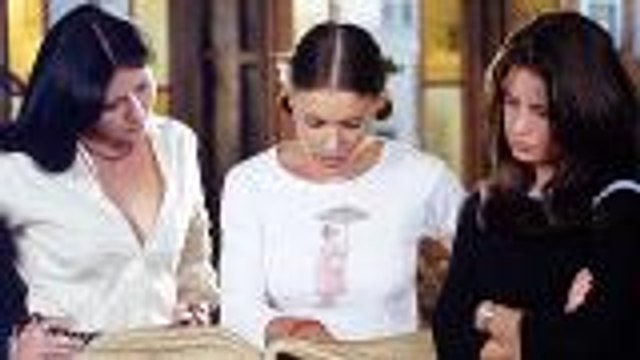 'Charmed' Star Holly Marie Combs Is Not Happy About the CW Reboot | THR News