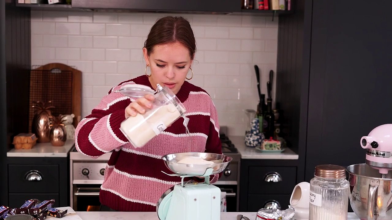 Baking Snickers Salted Caramel Cookies | Tanya Burr