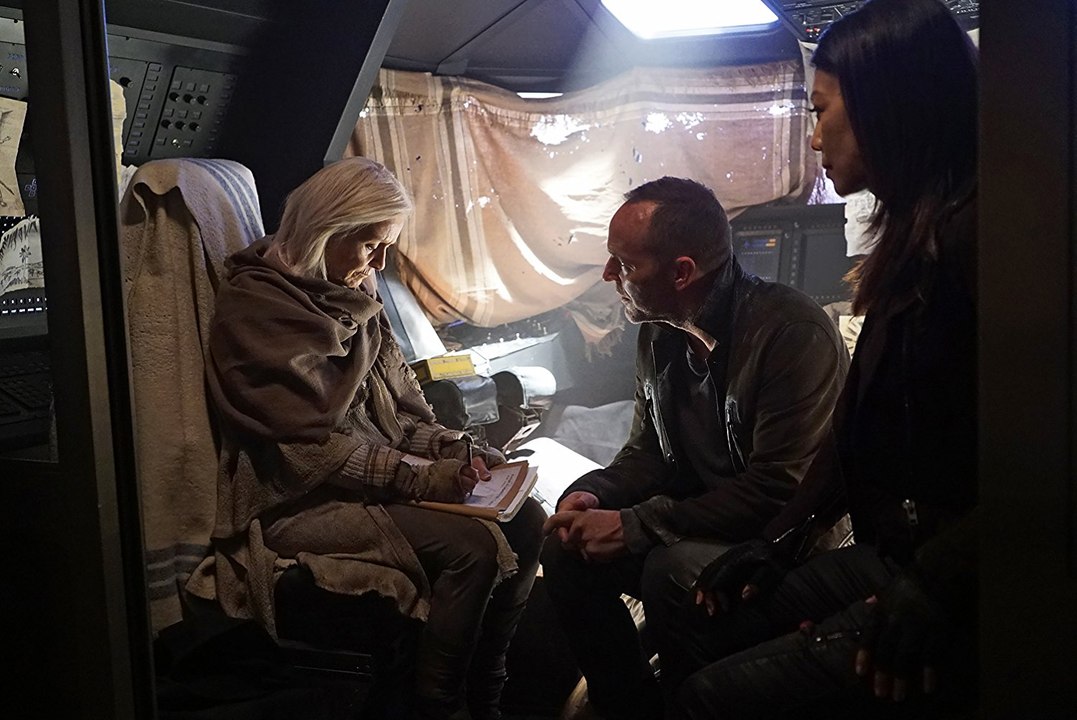 12 Monkeys "Daughters" S04E07 - Syfy HD
