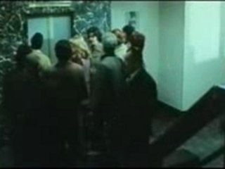 Perchè quelle strane gocce di sangue sul corpo di Jennifer