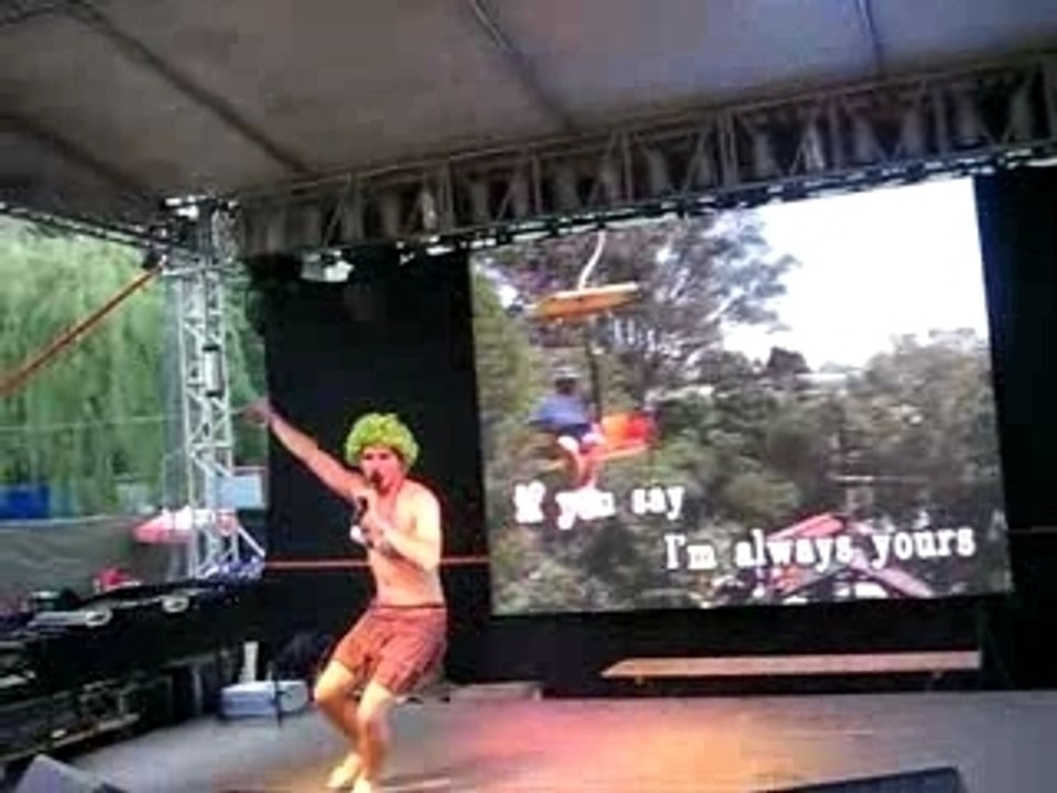 Bar Karaoke Sziget festival 2007 Julien barbie Girl Aqua