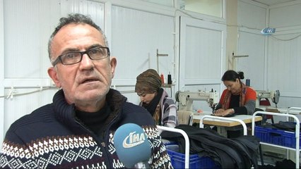 Kahvede veya evde oturmak yerine üretmek için bir araya geldiler