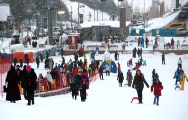 Palandöken Sömestrı Fırsat Bilen Kayakseverlerin Akınına Uğradı