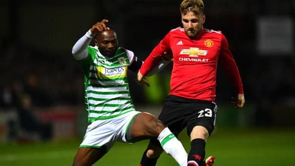 Mourinho praises 'professional' Man United