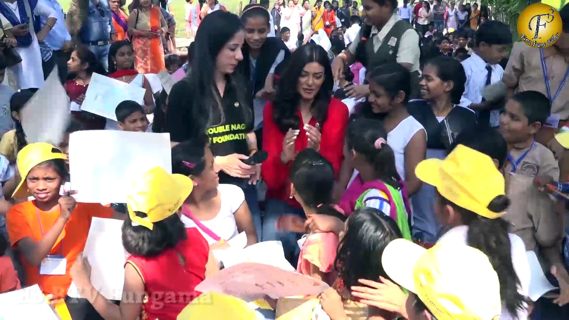 ⁣सुष्मिता सेन क्यूँ पहुँची फिर से अनाथ आलय, जानने के लिए विडियो देखो