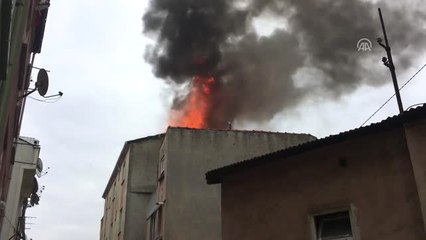 Beyoğlu'nda Çatı Yangını - İstanbul