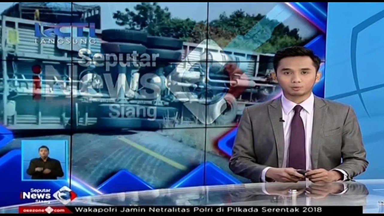 Truk Terguling, Ratusan KG Kardus Minuman Tumpah Tutupi Jalan