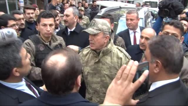 Genelkurmay Başkanı Hulusi Akar, Roketin Düştüğü Bölgede İnceleme Yaptı