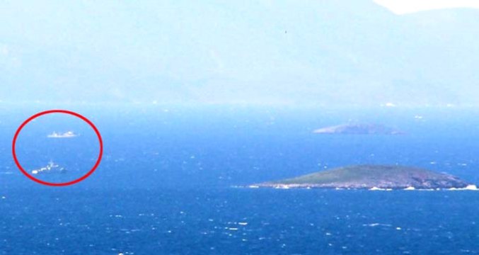 Kardak Kayalıkları'na Yaklaşmaya Çalışan Yunan Sahil Güvenlik Ekibi, Türk Askerini Görünce Kaçtı