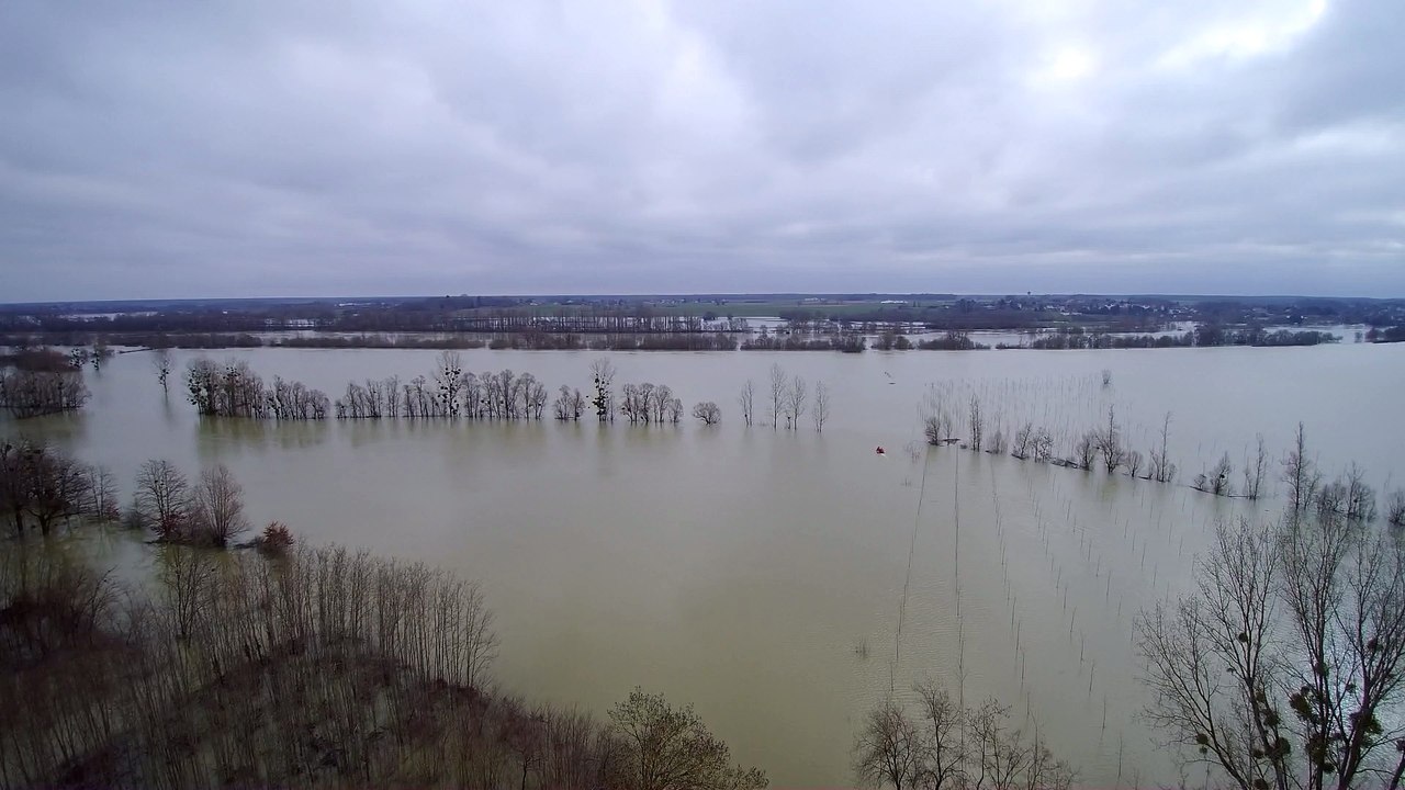 27 janvier 2018 La digue de Sassenay submergée par la crue