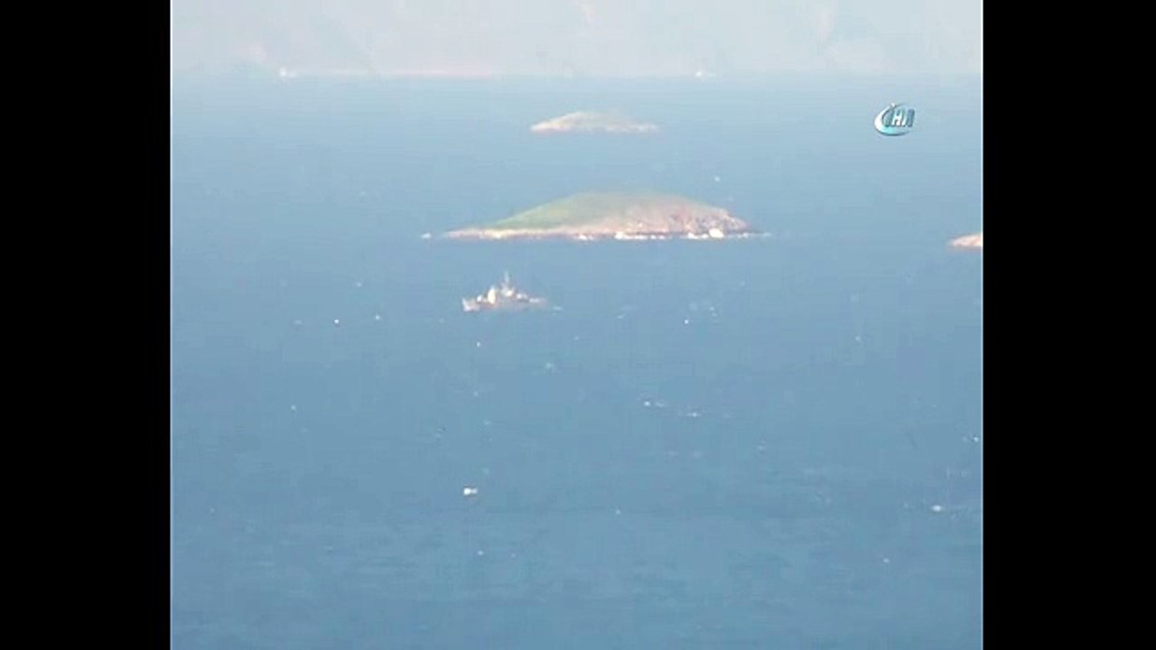 Türk Sahil Güvenlik ekiplerini görünce böyle kaçtılar