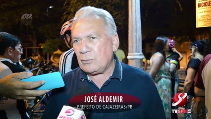 VÍDEO: Em noite com apresentações Culturais, Prefeito Zé Aldemir entrega primeira parcela do FUMINC à classe artística de Cajazeiras: Confira!