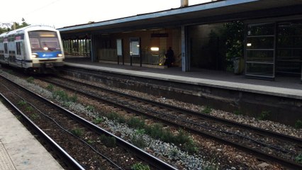 Z 22500 ( MI 2N ) - RER E - Les Boullereaux - Champigny