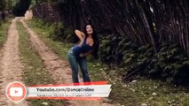 dans eden azerı kız ormanda
