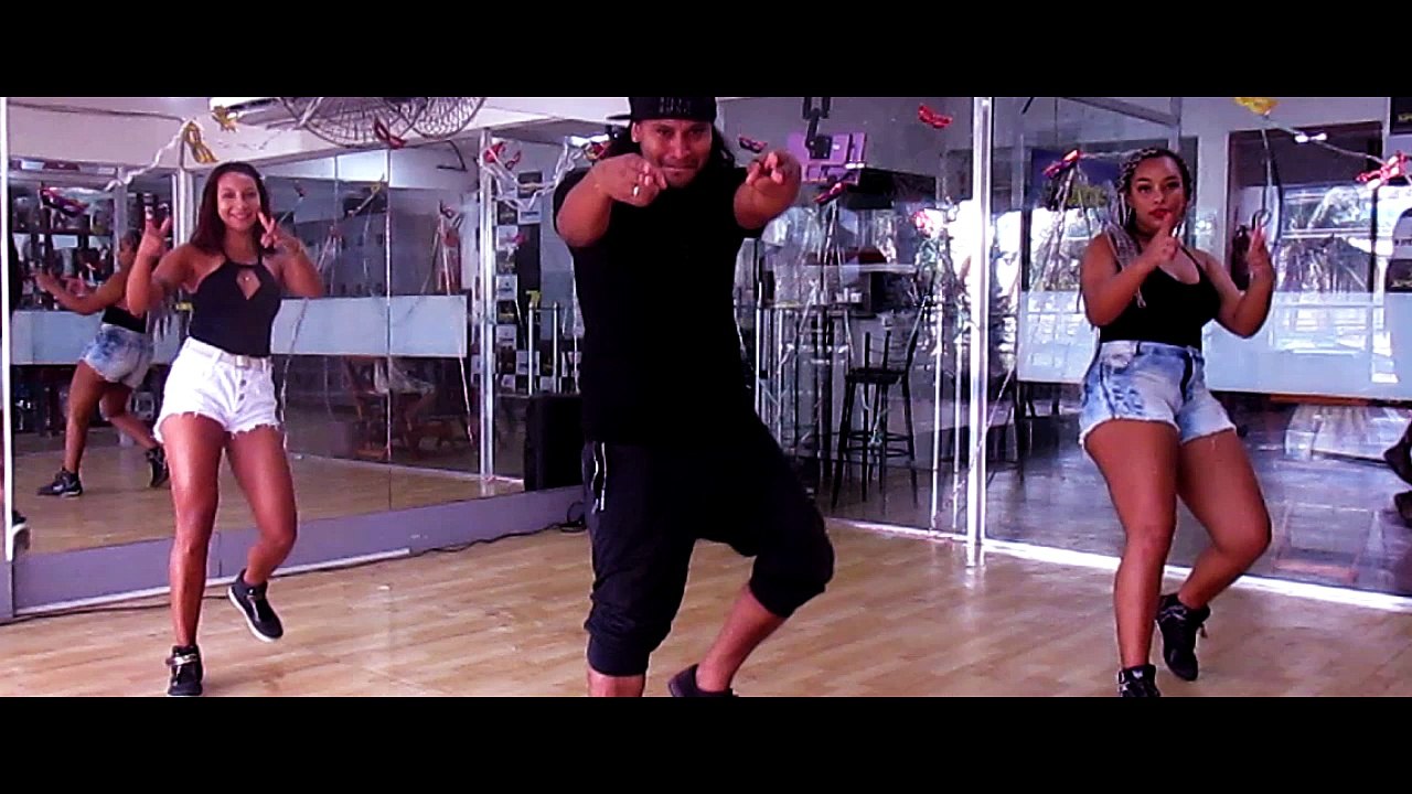 Léo Santana - Hoje e Dia De Baille - Coreogrfia Oficial Yndio Dança SHOW