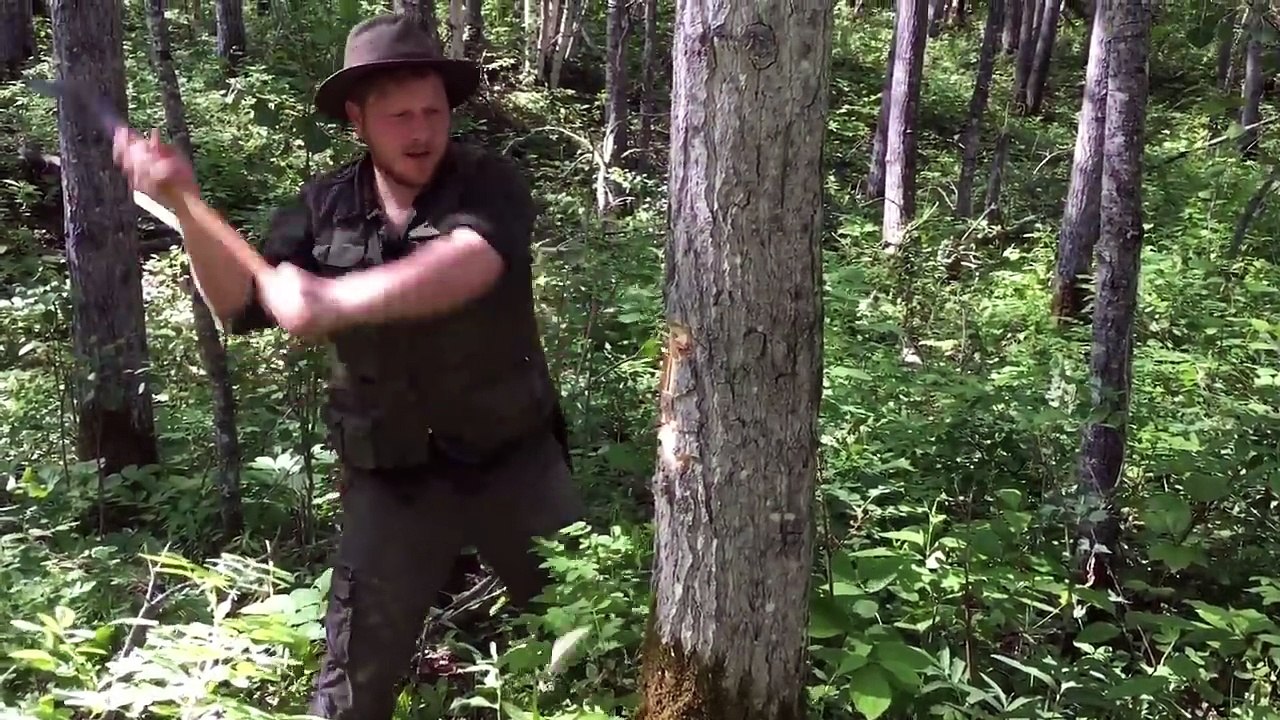 Bushcraft Tree House Part 1 - Raised Bed Shelter - Bushcraft Trip