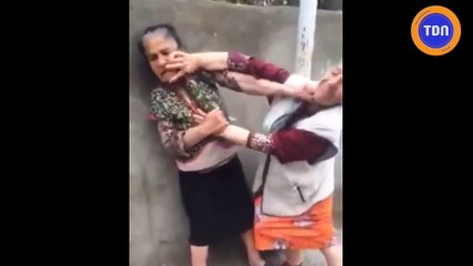 Ces mamies ne plaisantent pas !