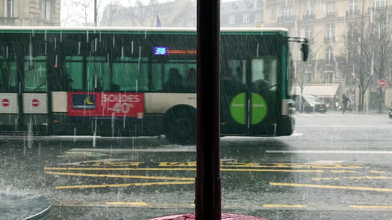 Déluge de pluie à Paris