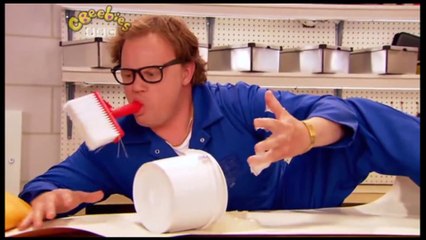 Gigglebiz DIY Dan struggles to put up a roll of wallpaper