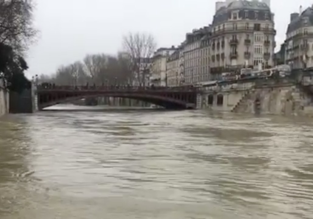 Riverside Walkways Flooded as Seine Rises