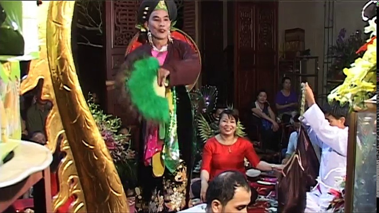 NS Văn Chương hát hầu 36 giá ở Am Tiên tự (P3) - NS Van Chuong singing cheo in Am Tien self (P3)