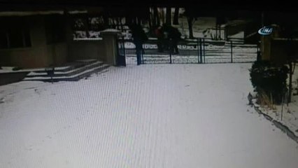 Ailelerinin Ulaşamadığı Öğrenciler, Arazide Çadırda Uyurken Bulundu