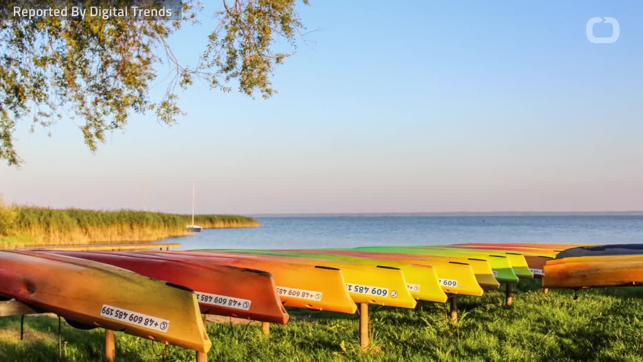 Kayak Inspires Desktop Wanderlust