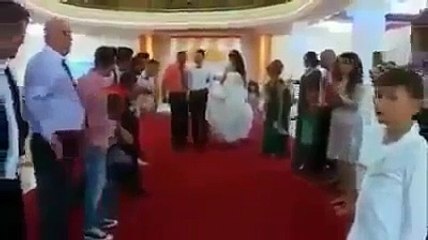 Tradita e rrahjes së dhëndrit te shqiptarët, shikoni çfarë i bëjnë