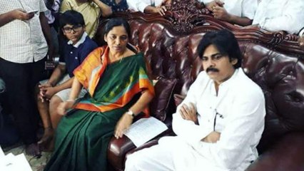 పరిటాల ఇంటికి పవన్, గుండు కొట్టించడంపై సునీత