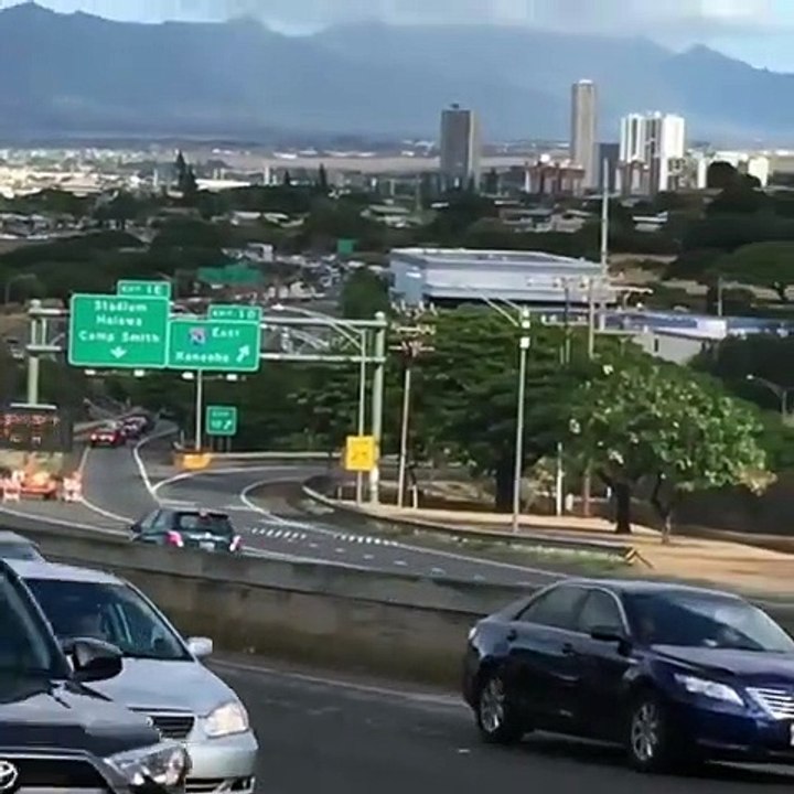 Quand tu croises une énorme remorque qui roule toute seule sur l'autoroute