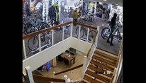 Ils volent pour 100 000 euros de vélos en quelques secondes ! Incroyable