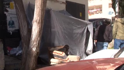 Derme Çatma Çadırda Ölen Adam Mahalleliyi Ağlattı