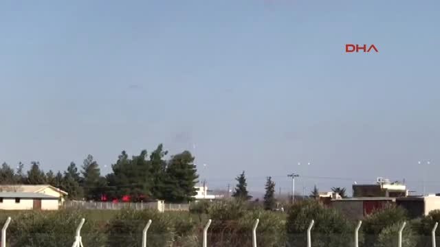 Kilis-Terör Örgütü Mevzileri Çok Namlulu Roketatar ve Toplarla Böyle Vuruluyor