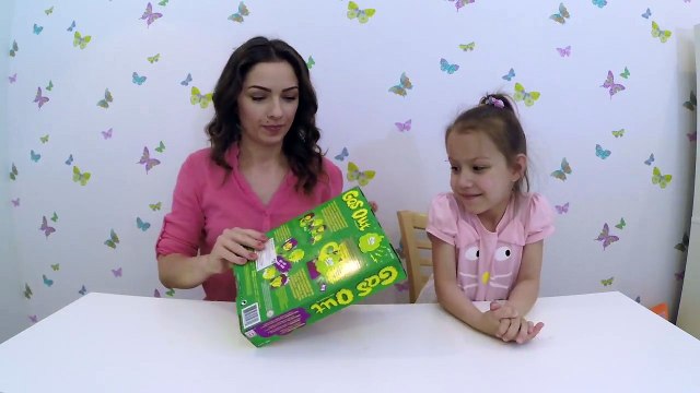 КТО ПУКНУЛ? ЧЕЛЛЕНДЖ Кто Испортил Воздух Играем Веселая Игра Для Детей /// Вики Шоу