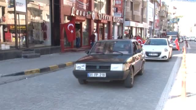 Zeytin Dalı Harekatı'na Yüzlerce Araçlık Konvoyla Destek Verdiler