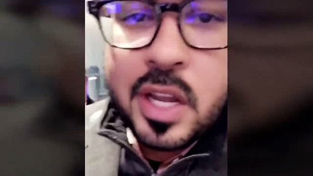 Daddy yankee Firmando autógrafos en el Backstage de premios Grammys Awards 2018