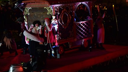 Venise: spectacle aquatique pour le coup d'envoi du Carnaval