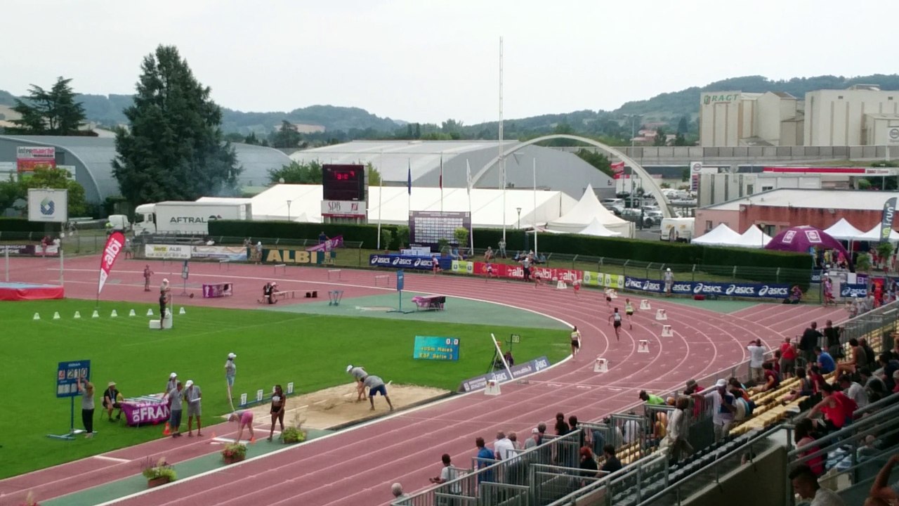Championnats de France Espoirs 201 -  400m haies Justine B  à Albi