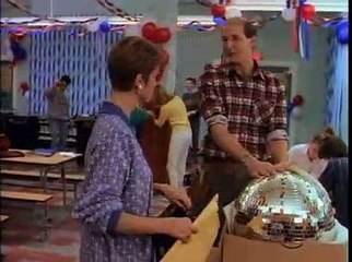 21 Jump Street  S01E04 - Don't Pet the Teacher