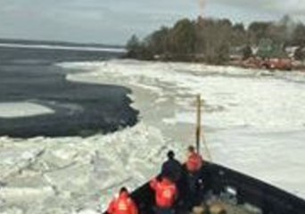 Timelapse Shows Moment USCG Cutter Breaks Through Maine Ice Jam