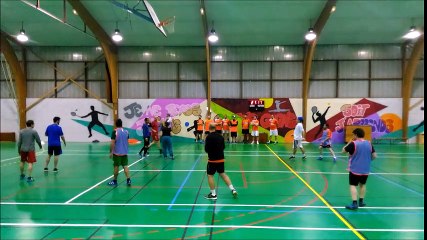 1er vidéo de frisbee en salle avec L'utimate club de Niort et les Vermeil à Champdeniers