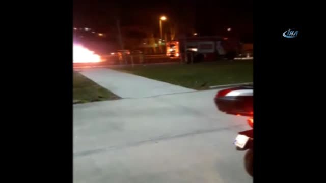 Polis Aracına Çarpan Otomobil Alev Alev Yandı