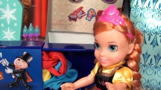 Anna and Elsa Toddlers Magic Show - Mal and Evie and Friends Stories with Toys and Dolls