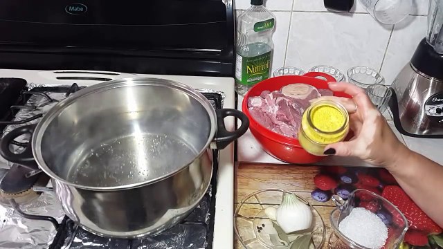 Birria de Res Estilo Michoacán | Recetas deliciosas