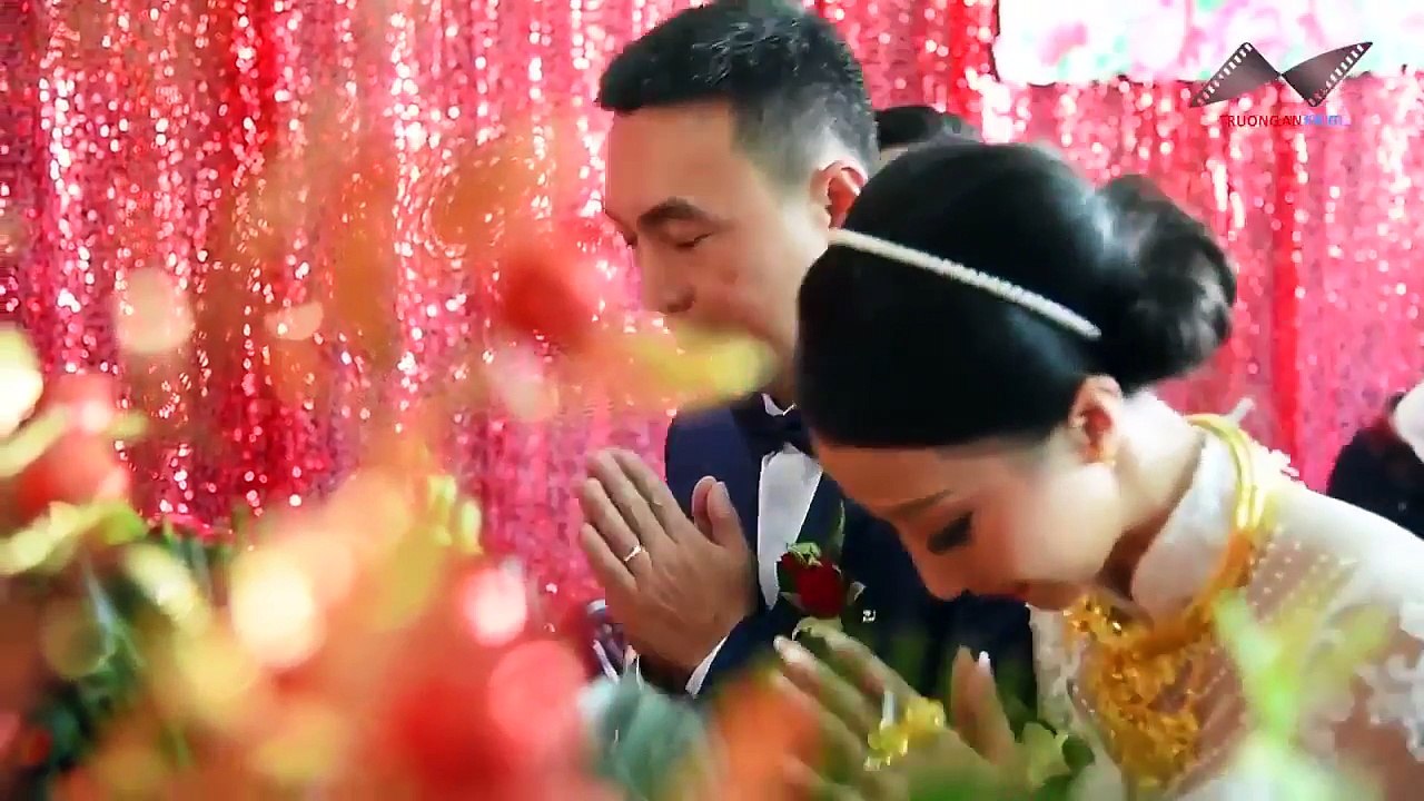 Cô dâu mang hơn 1kg vàng trên người, "quẩy" tưng bừng trong đám cưới