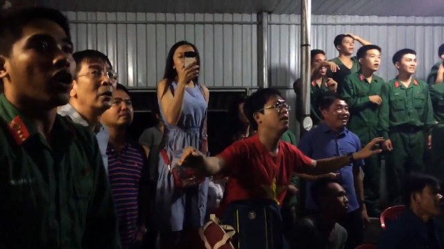 Không nghi ngờ gì nữa, đây chính là đội CĐV đặc biệt nhất trong đêm lịch sử của U23 Việt Nam