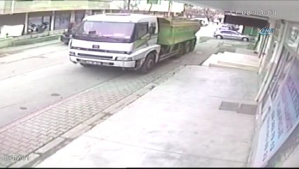 -ÖZEL) Hırsızlar güpegündüz soyguna böyle geldi