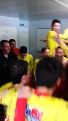 LA JOIE DES U15 APRES LEUR VICTOIRE A ARTIX