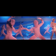 CL đăng tải MV tái xuất bị "ém hàng" từ lâu trên Instagram cá nhân (1)