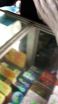 Bà nội quốc dân tưởng cháu trai dùng thuốc phiện liền tất tả mang ra hiệu thuốc để hỏi thăm